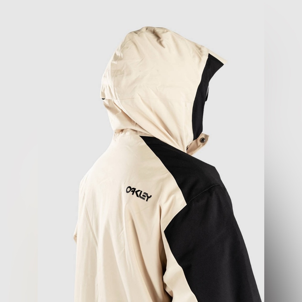 Oakley Men's Black and Cream Ski Jacket - Picture 4 of 14